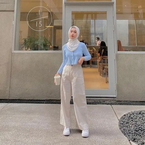 Women Cardigan Outfit, Fesyen Islam, Ootd Hijab Style, 60 Outfits, Outfit Hijab Casual, Hijab Fashionista, Hijab Style Casual, Fashion Muslim, Hijabi Outfits Casual