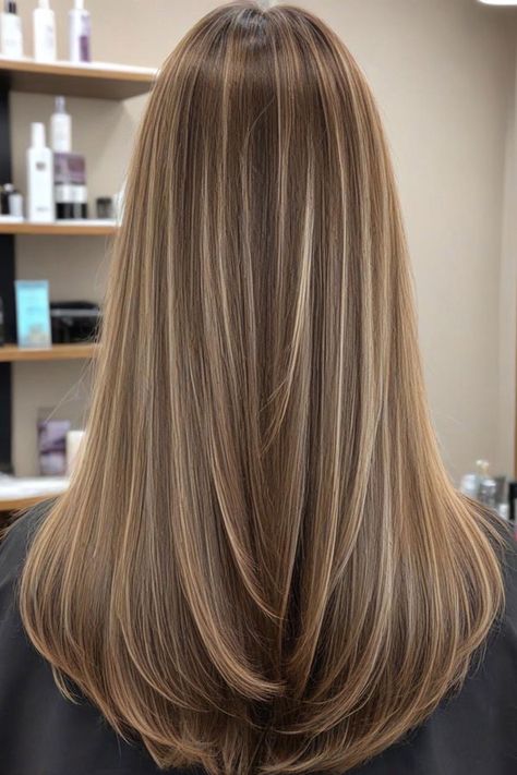 Mushroom Brown Beige Long Layers, Autumn Hair Colour Shades, fall hair color Soft Autumn Hair Color Brown, Soft Autumn Blonde Hair, Hair Colour Shades, Hairstyles For Seniors, Honey Balayage, Brown With Blonde Highlights, Mushroom Brown, Autumn Hair, Colour Shades