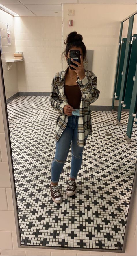 Fits With Brown Converse, Outfits With Brown Converse High Tops, Outfits With Brown Flannel, Brown Plaid Flannel Outfit, Flannel And Converse Outfits, Blue Jeans Brown Top, Blue And White Flannel Outfit, Brown Top And Jeans Outfit, Brown Vans Outfit