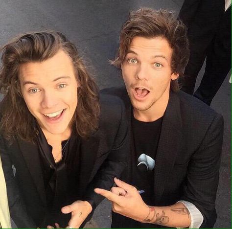 After a long time..louis and Harry Styles ❥ together!! Louis Tomlinson, Harry Styles, The Story, On Twitter, Twitter