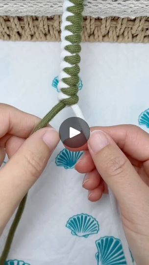 Rope Bracelets Tutorial, Diy Ink, Diy Beaded Bracelets, Bracelet Knots, Rope Crafts, Friendship Love, Braided Rope, Macrame Bracelet, Craft Tutorial