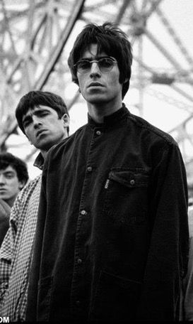 Oasis Pictures, Liam And Noel Gallagher, 90s Britpop, Liam Oasis, Wonderwall Oasis, Oasis Album, Liam Gallagher Oasis, Liam And Noel, Oasis Band