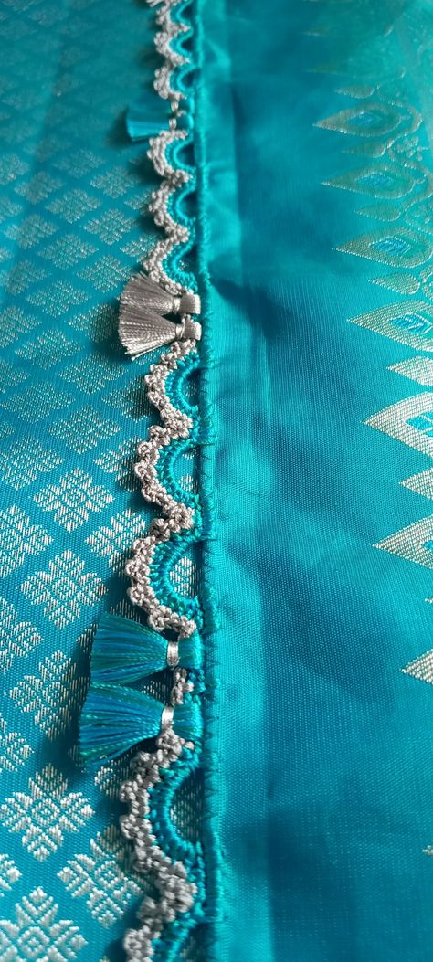 #saree kuchu#krosha kuchu Sari Pallu Resa, Kuchu Designs Saree Bridal, Saree Resa New Design, Kuch Designs For Silk Sarees, Sare Kuchulu Designs, Sadi Resa Design, Kucchu Designs Saree, Sari Kuchu Designs, Kucchu Designs For Silk Saree