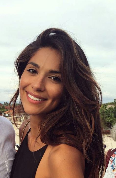 Pia Miller Wedding Day Hairstyles, Woman In Her 20s, Pia Miller, Black Hair Makeup, Women In Their 30s, Day Hairstyles, Brunette Woman, European Women, Short Black Hairstyles