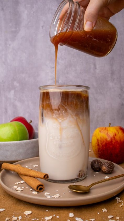 Starbucks Fall Drinks Apple Crisp Oatmilk Macchiato, Apple Brown Sugar Syrup, Steamed Milk At Home, Apple Syrup, Apple Juice Recipe, Starbucks Fall Drinks, Apple Brown Sugar, Macchiato Recipe, Homemade Starbucks