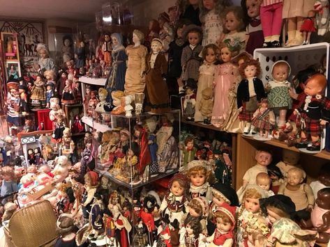 You Might Be A Doll Collector If... On the Ruby Lane Blog10 Porcelain Doll Display Ideas, Doll Collection Display Ideas, Toy Shop Aesthetic, Doll Display Ideas, Doll Collection Display, Takes One To Know One, Muslin Doll, Christmas Toy Shop, Redhead Doll