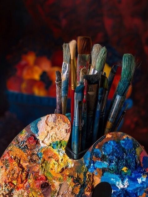 Pallet Painter Photography, Artsy Aesthetic, Artist Aesthetic, Artist Life, Art Aesthetic, Art Therapy, Artist At Work, Art Studios, Paint Brushes