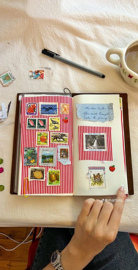 Artsy Scrapbook Ideas, Summer Fun Scrapbook Ideas, Book Project Ideas Creative, Craft Scrapbook Ideas, Scrapbook Easy Ideas, Frugal Living Aesthetic, Creative Project Ideas For College, Sketchbook Collage Ideas, Craft Book Ideas