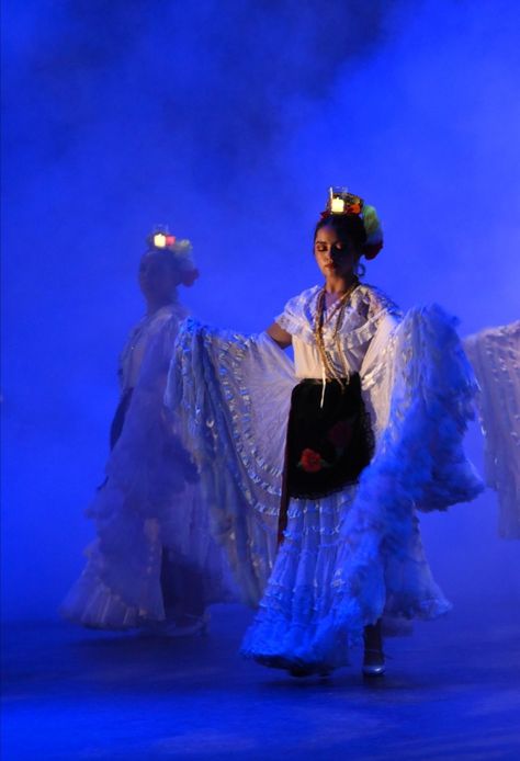 Flokorico Dress, Folklorico Photoshoot, Folklorico Dresses, Mexican Quinceanera, Mexican Quinceanera Dresses, Mexican Folklore, Traditional Mexican Dress, Ballet Folklorico, Mexican Culture Art