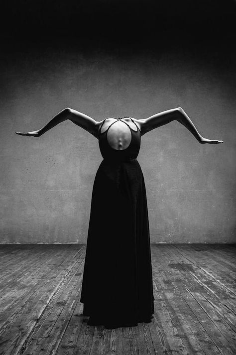 Alexander Yakovlev, Dancer Aesthetic, Dance Photography Poses, Body Photography, Ballet Photography, Foto Poses, Dance Photos, Dark Photography, Dance Photography