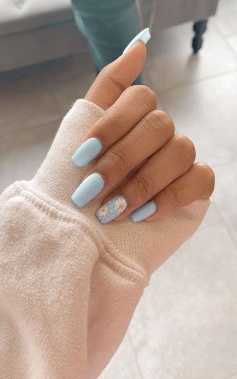 Summer Nails 2022, Blue And White Nails, Light Blue Nails, Bright Summer Nails, Nail Shimmer, Daisy Nails, Nails 2022, Bleu Pastel, Blue Nail