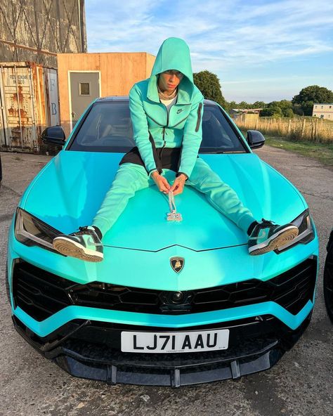 Central Cee Outfit from July 18, 2022 | WHAT’S ON THE STAR? Centrale Cee, Nike Tech Fleece Tracksuit, British Rappers, Uk Drip, Uk Rap, Shoes Wallpaper, Hype Clothing, Drip Outfit Men, Baby Nike