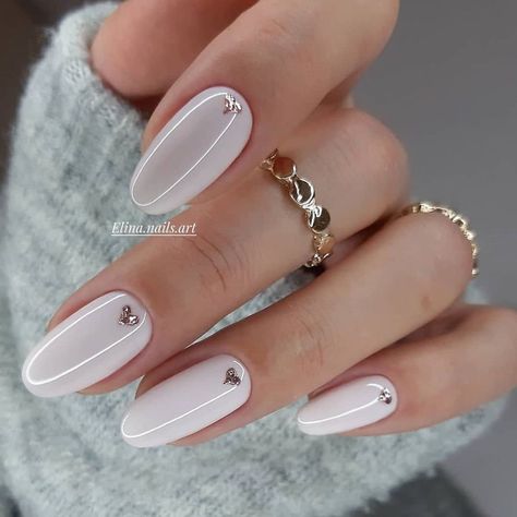 Great nails, agree?💘 Credit DM Unghie Sfumate, Wedding Nails French, Wedding Nails Glitter, Special Nails, Nail Designs Valentines, Wedding Nails Design, Bride Nails, New Year's Nails, Neutral Nails