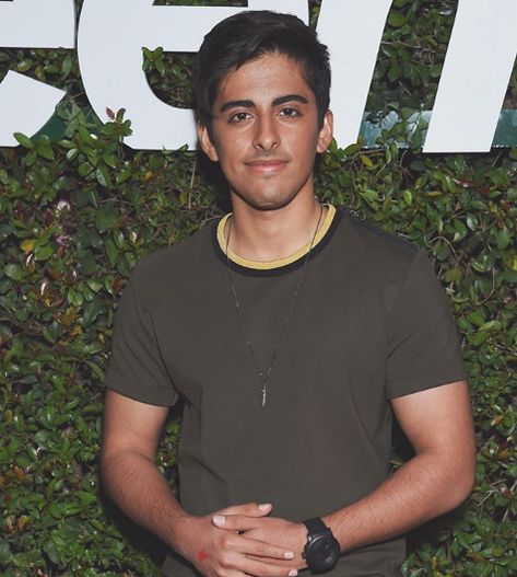 Karan Brar Ravi Ross, Stargirl Movie, Zachary Gordon, Karan Brar, Middle School Boys, Diary Of A Wimpy, Diary Of A Wimpy Kid, Good Luck Charlie, Lilly Singh