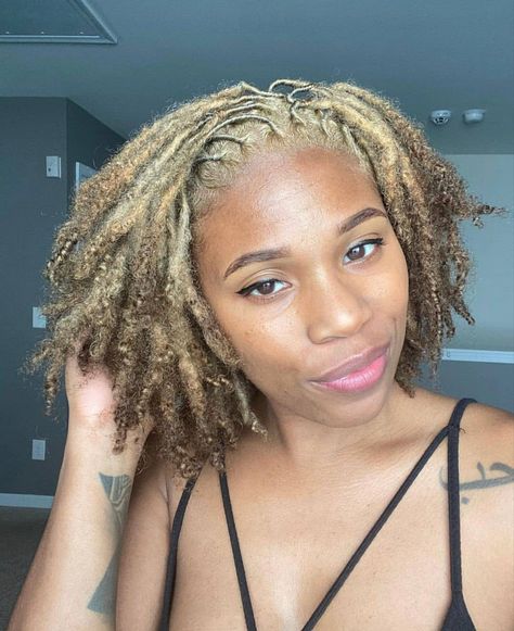 Ash Blonde Locs, Blonde Locs Black Women, Blond Locs, Loc Crown, Locs Black Women, Blonde Locs, Blonde Dreads, Micro Locs, Tapered Hair