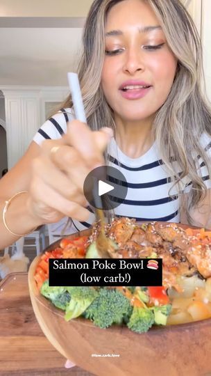 Salmon Bowl Low Carb, Keto Salmon Bowl Recipes, Low Carb Poke Bowl, Keto Salmon Bowl, Homemade Poke Bowl, Cucumber Pickled, Salmon Poke Bowl Recipe, Salmon Poke Bowl, Low Carb Salmon