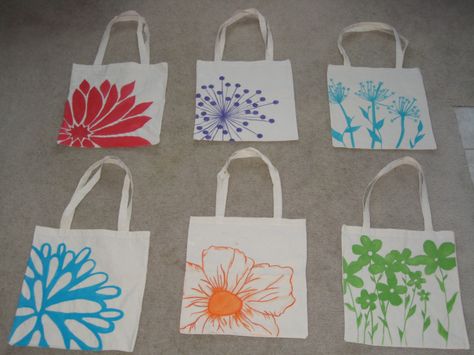 DIY Bridesmaids Tote bags / Hand painted for my lovely ladies Painting Backpack Ideas, Tote Bag Painting Ideas, Bag Painting Ideas, Tote Bag Painting, Painted Canvas Bags, Canvas Bag Diy, Bag Painting, Painted Purse, Bridesmaid Diy