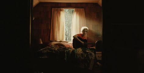 Euphoria Shots, Euphoria Lighting, Euphoria Cinematography, Thatcher Davis, Confident Body Language, Aesthetic Playlist, Euphoria Aesthetic, Video Romance, Dominic Fike