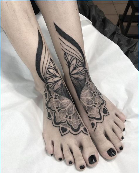 Tattoo Designs For Women Small, Unique Foot Tattoos, Tattoo Ideas Foot, Mandala Foot Tattoo, Foot Tattoo Ideas, Tattoos Foot, Carinthia Austria, Foot Tattoo Designs, Small Foot Tattoos