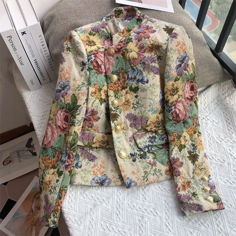 Jacquard Coat, Summer Blazer, Coat Autumn, Types Of Jackets, Floral Blazer, Sleeve Cardigan, Gold Buttons, Vintage Sweatshirt, Long Sleeve Cardigan