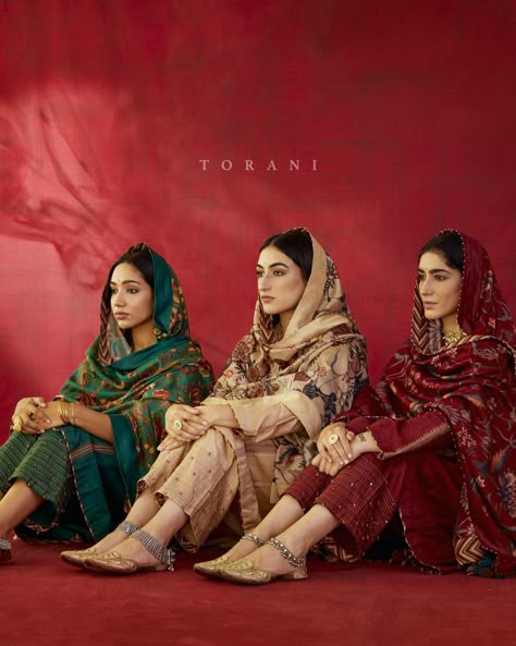 3 Models Posing Together, Indian Fashion Photography, Ethnic Poses, Beauty In Simplicity, Studio Photography Poses, Saree Poses, Pakistani Fashion Casual, Desi Fashion Casual, Indian Photoshoot