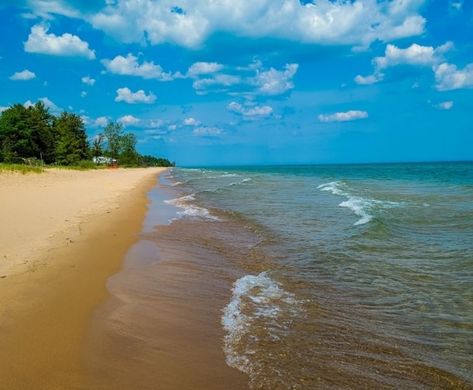 Top Things to Do in Oscoda Michigan 2022: Lake Huron Beach Town | mymichiganbeach.com Michigan Beach Vacations, Oscoda Michigan, Lake Huron Michigan, Michigan Beach Towns, Manistee National Forest, Beach Vacation Spots, Perfect Beach Day, Mackinaw City, Michigan Beaches