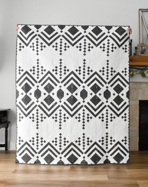 Deco Quilt, Black And White Quilt, Modern Quilting Designs, Black And White Quilts, Two Color Quilts, White Quilts, Red And White Quilts, Quilting Designs Patterns, Textile Print