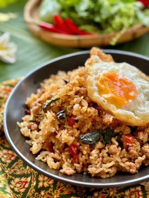 Quick and easy khao pad krapow recipe. Enjoy authentic, spicy, and savory holy basil fried rice that's doable for every home cook. Pineapple Curry Recipe, Mango Dipping Sauce, Pad Prik, Thai Dinner Recipes, Khao Pad, Pad Krapow, Basil Fried Rice, Thai Chicken Recipes, Thai Pad