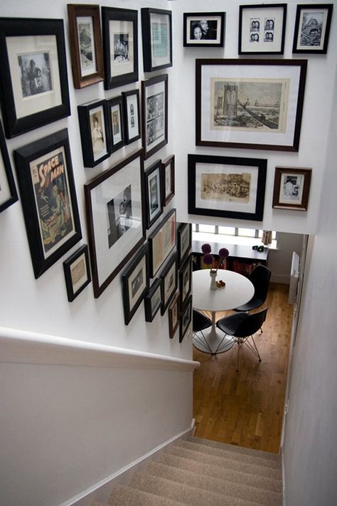 I would gladly pay someone to do my stair way for me like this. Seriously. All my frames are sitting around waiting to be hung. But I am clueless. Any takers? Stairway Gallery, Hallway Gallery Wall, Stair Walls, Gallery Wall Staircase, Gallery Wall Design, Staircase Wall Decor, Diy Staircase, Stair Wall, Staircase Wall