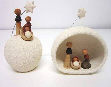 Resultado de imagem para mini presepios Ceramic Christmas Decorations, Nativity Scenes, Christmas Clay, Nativity Crafts, Christmas Nativity Scene, Ceramics Ideas Pottery, Christmas Makes, Diy Clay Crafts, Christmas Nativity