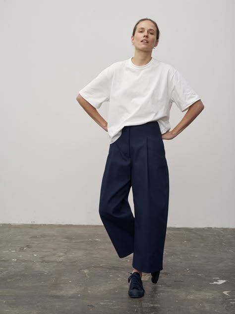 Off White Outfit, Studio Nicholson, Pantalon Large, 가을 패션, Inspiration Mode, Work Attire, Minimal Fashion, Dark Navy, Minimalist Fashion