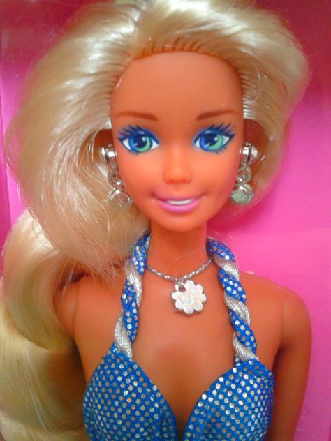 https://flic.kr/p/dRtMyv | 1995 BARBIE sparkle beach Beach Barbie, Barbi Benton, Nostalgic Toys, Blue Sparkles, Vintage Barbie Dolls, Barbie Collection, Barbie Friends, Barbie And Ken, Weird Stuff