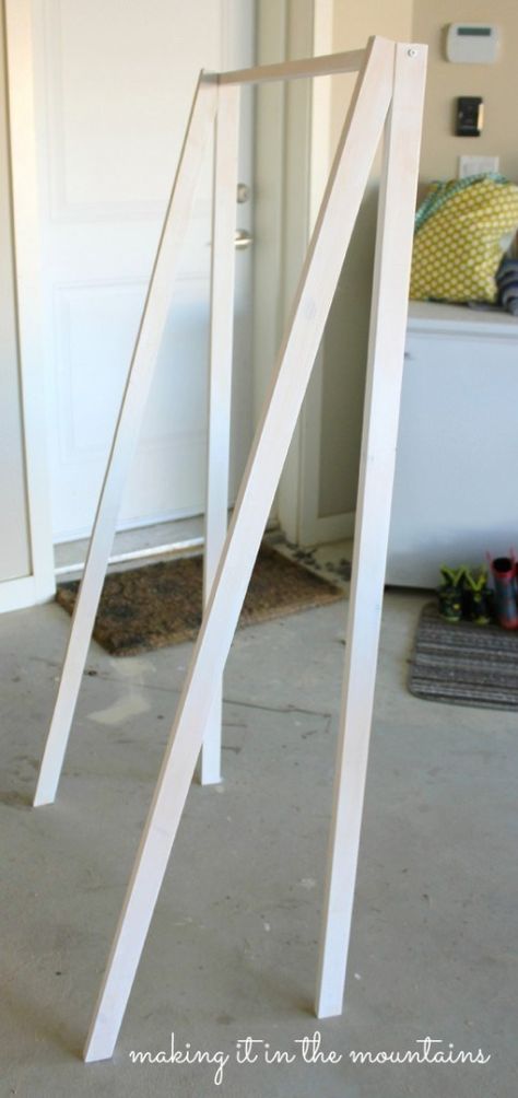 DIY Ladder Shelf - making it in the mountains Garage Salon Ideas, Diy Wood Ladder, Flower Ladder, Potting Bench With Sink, Diy Ladder Shelf, Craft Table Display, Small Bar Table, Wood Ladder Shelf, Ladder Shelf Decor