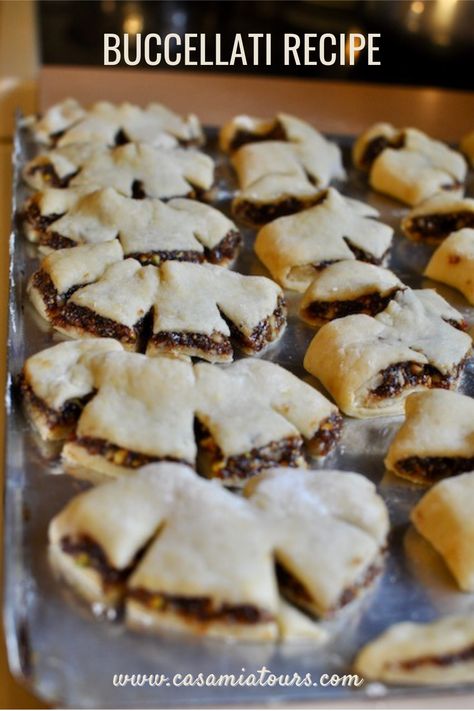 Buccellati, the Sicilian fig-stuffed sweets, are my must bake Christmas cookie. Sicilian Fig Cookies, Fig Cookies Recipe, Sicilian Desserts, Bakery Shelves, Sicilian Christmas, Holiday Breads, Italian Fig Cookies, Cookies Icing, Fig Cookies