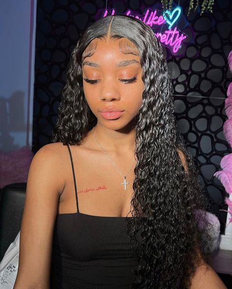 Middle Part Curls, Wavy Weave Hairstyles, Frontal Wig Hairstyles, Birthday Hairstyles, Cute Curly Hairstyles, Quick Weave Hairstyles, Braided Cornrow Hairstyles, Birthday Special, Hairdos For Curly Hair