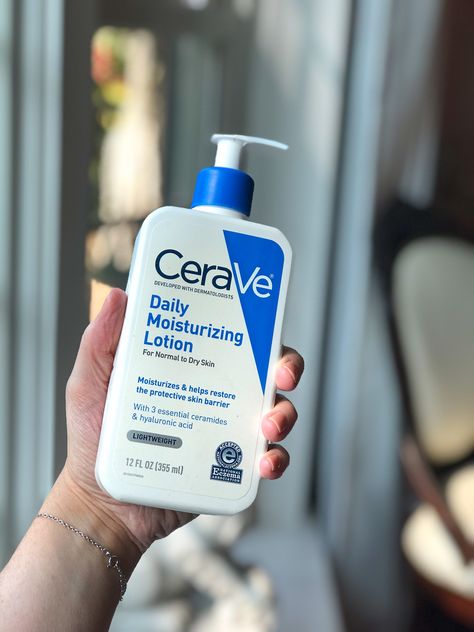 A Beginner's Guide to CeraVe Skincare - We are glamerus Cerave Daily Moisturizing Lotion, Cerave Moisturizer, Cerave Moisturizing Lotion, Dry Skin Body Lotion, Daily Moisturizing Lotion, Cerave Skincare, Skincare Inspiration, Lotion For Dry Skin, Moisturizing Lotion