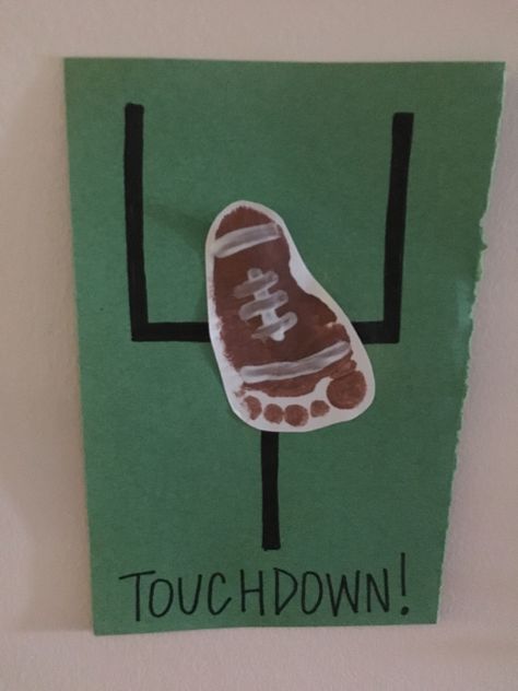 Fathers Day Crafts For Kids, Sport Themed Crafts, Baby Footprint Crafts, Baby Art Crafts, Toddler Projects, Baby Footprint Art, September Crafts, Infant Classroom, Football Crafts