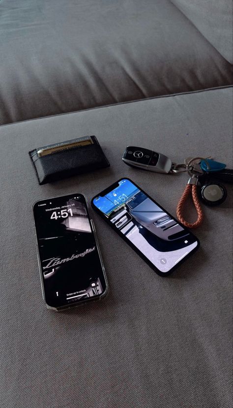 My Car Aesthetic, Aesthetic Car Keys, Car Keys Aesthetic, Skins Aesthetic, Tech Aesthetic, Iphone Obsession, Handbag Essentials, Mens Luxury Fashion, Money And Happiness