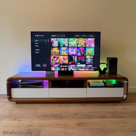 Xbox Series X Setup Ideas, Game Living Room, Bachelor's Pad, Mesa Tv, Neon Tiger, Mens Bedroom Decor, Indian Room Decor, Pallet Furniture Designs, Halo Infinite