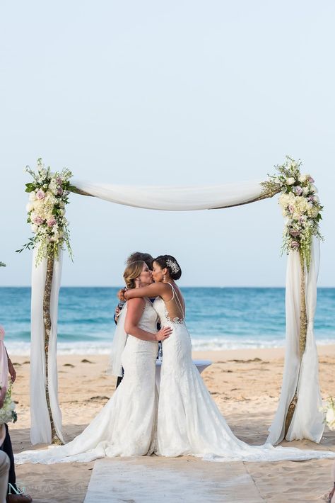 Lesbian Wedding Photo Ideas, Lesbian Beach Wedding, Wedding Photos Lesbian, Lesbian Engagement Pictures Beach, Lesbian Beach Elopement, Wlw Wedding, Wedding In Puerto Rico, Lesbian Beach Wedding Photography, Wedding Arbors