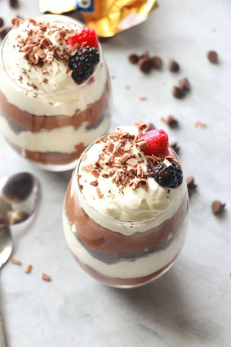 Velvety Chocolate Parfaits Chocolate Pudding Parfait Recipes, Chocolate Parfait Recipes, Pudding Parfait Recipes, Yummy Chocolate Desserts, Chocolate Parfait, Pudding Parfait, Parfait Desserts, Trifle Dish, Parfait Recipes