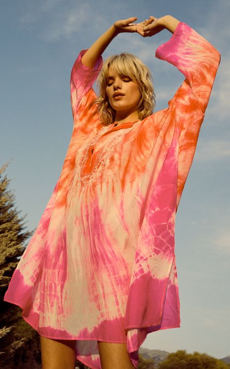 Resort Aesthetic, Diy Tie Dye Designs, Tie Dye Fashion, Summer 2025, Batik Fashion, Silk Kaftan, Tie Dye Outfits, Tie Dye Cotton, Tie Dye Maxi