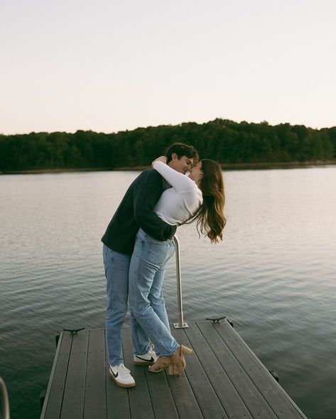 Engagement Couples Portrait Poses at a lake Engagement Photos On The Lake, Couple Poses Near Lake, Engagement Photos On Dock, Waterfront Engagement Photos, Canoe Engagement Pictures, Engagement Photos By Lake, River Engagement Pictures, Lake Engagement Pictures, Engagement Photos Lake