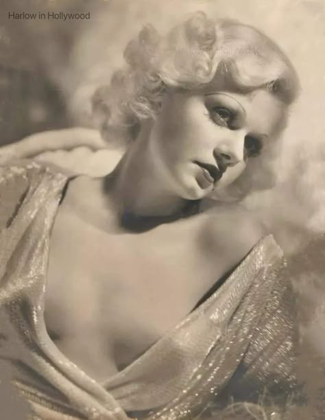 Hollywood Blonde, Carole Lombard Clark Gable, Cleopatra Jones, Old Glamour, Blonde Locks, Hollywood Beauty, Clara Bow, Royal Beauty, Two Face