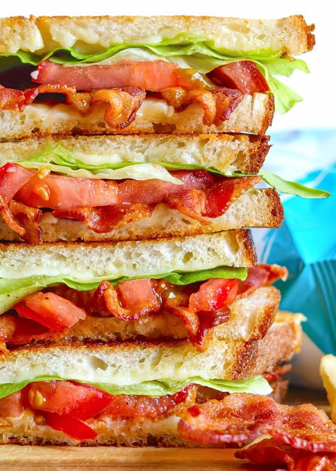 Making Pasta Sauce, Blt Grilled Cheese, Blt Recipe, Summer Tomato Recipe, Blt Recipes, Easy Grilled Cheese, Grilled Cheese Recipe, Blt Sandwich, Grilled Cheese Recipes