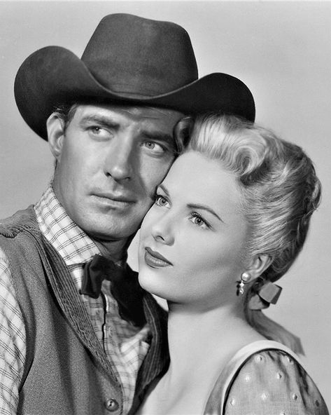 Jock Mahoney, Martha Hyer - Showdown at Abilene (1956) Martha Hyer, Big Valley, Linda Evans, Lee Majors, Diane Lane, Western Movie, Western Movies, Hollywood Actor, Stock Pictures