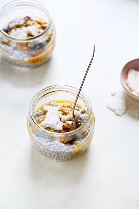 Delicious and Easy Creamy Passion Fruit Chia Pudding Recipe Fruit Chia Pudding, Energizing Breakfast, Passionfruit Recipes, Chia Pudding Recipes, Fruit Party, New Fruit, Vegan Sweets, Chia Pudding, Morning Food