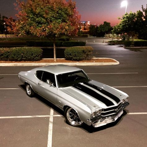 Prepare to have your jaw drop – have you seen David's 1970 Chevelle SS? 🔥 Drop a 👍 below if you're a fan! 📸 _nitross via Instagram 1970 Chevrolet Chevelle, Old Muscle Cars, Chevrolet Chevelle Ss, Auto Retro, Vintage Muscle Cars, Chevy Muscle Cars, Custom Muscle Cars, Chevelle Ss, Street Racing Cars