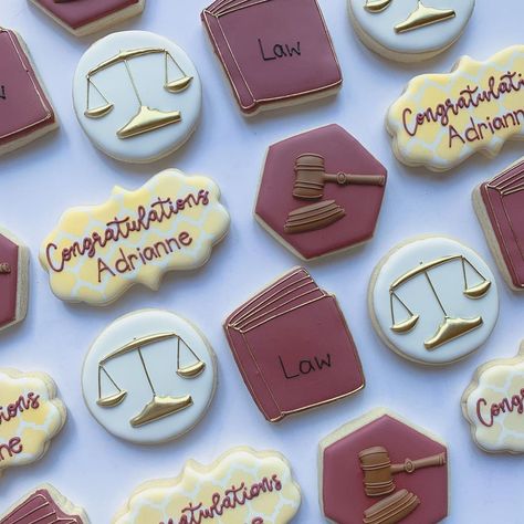 Lawyer Cookies Royal Icing, Law School Cookies Decorated, Lawyer Cookies Decorated, Law School Cookies, Law School Graduation Cookies, Lawyer Cookies, Law Cookies, Congratulations Cookies, Uni Graduation