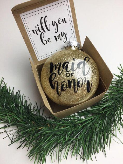 Bridesmaid Proposal Christmas Theme, Christmas Themed Wedding, Christmas Wedding Ideas, Christmas Wedding Themes, Be My Maid Of Honor, Cricut Wedding, Winter Wedding Decorations, December Wedding, Winter Wonderland Wedding